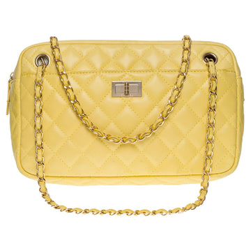 CHANEL Amazing Camera shoulder bag in Yellow lime quilted leather, GHW