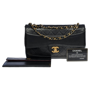 CHANEL Rare Classic shoulder flap bag in black quilted lambskin with Pouch, GHW