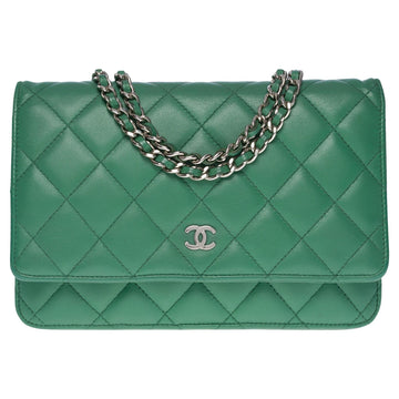 CHANEL Wallet on Chain [WOC] shoulder bag in green quilted lamb leather, SHW