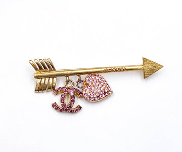 CHANEL Vintage Gold Plated Arrow Pink Crystal CC Heart Brooch